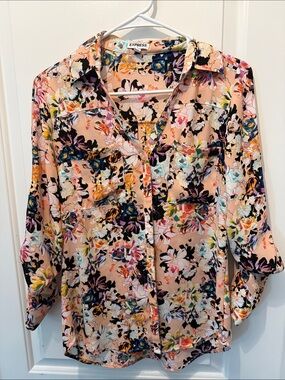Express Peach Floral Button-Front Blouse with Multicolor Print